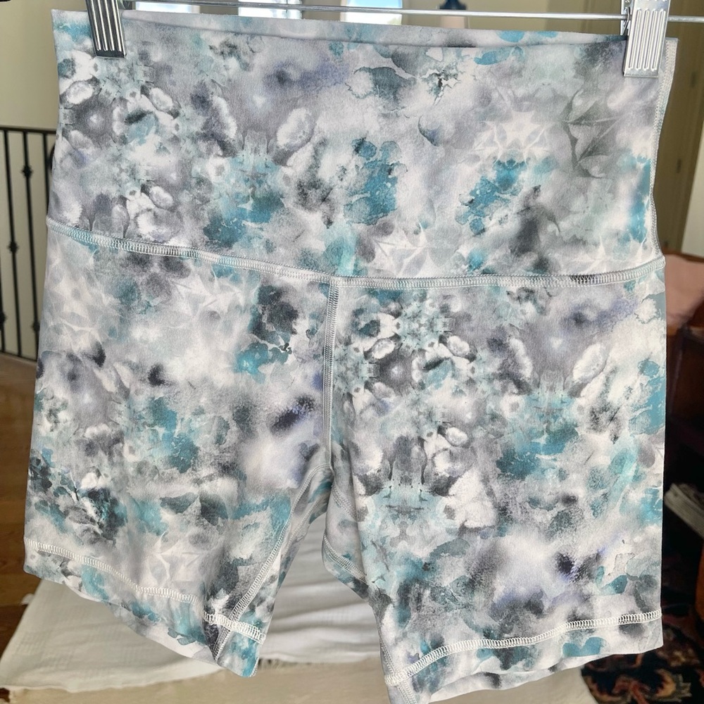 Lululemon Align shorts size 6